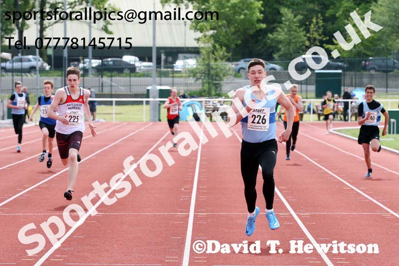 Boys under-15s 300 metres, North Eastern Track and Fields Champs., Middlesbrough. Photo: David T. Hewitson/Sports for All Pics